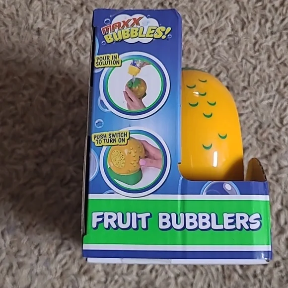 Maxx Bubbles Fruit Bubblers Bubble Machine with Scented Solution - Picture 6 of 7